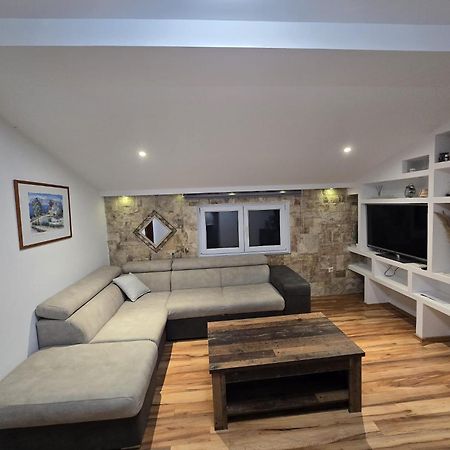 Comfortable Apartment Near Pula Marcana Bagian luar foto