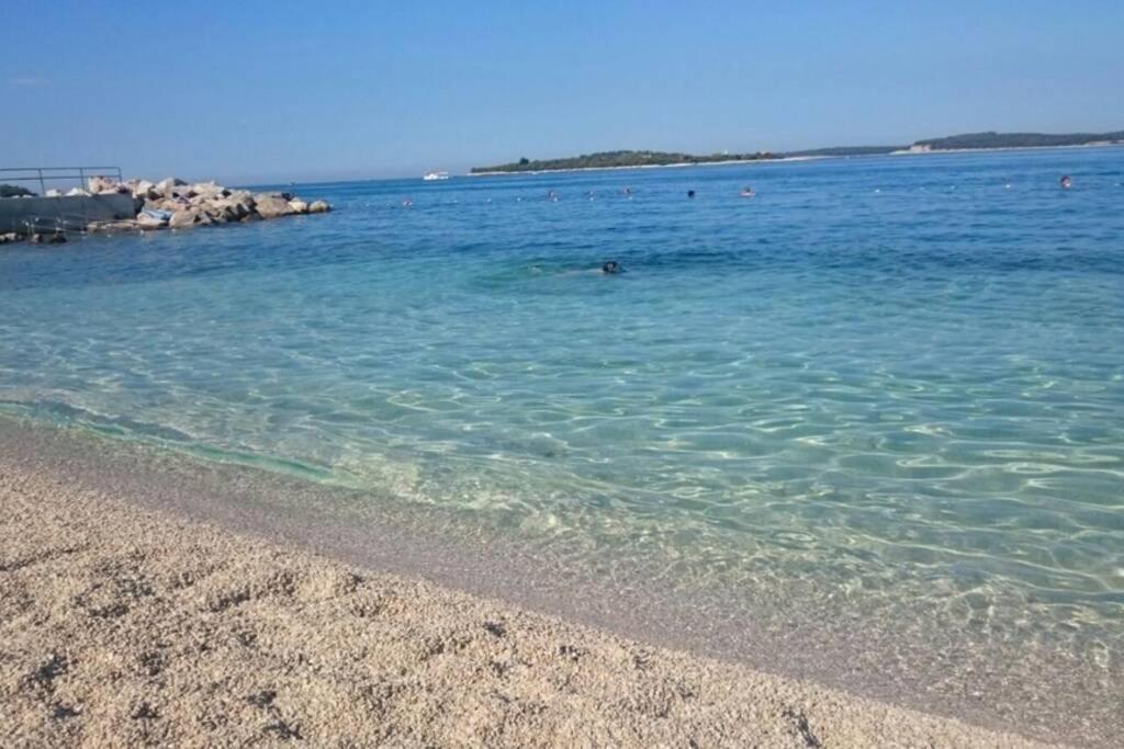 Comfortable Apartment Near Pula Marcana Bagian luar foto