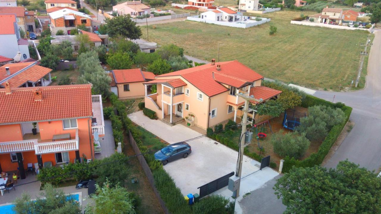 Comfortable Apartment Near Pula Marcana Bagian luar foto